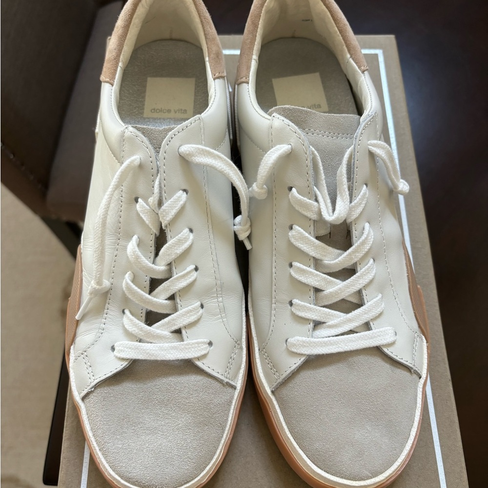 Dolce Vita Sneakers